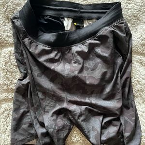 Zella camouflage yoga shorts (men size small)